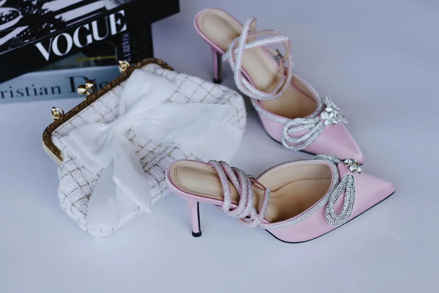Bellflower Double Bow-knot Pumps
