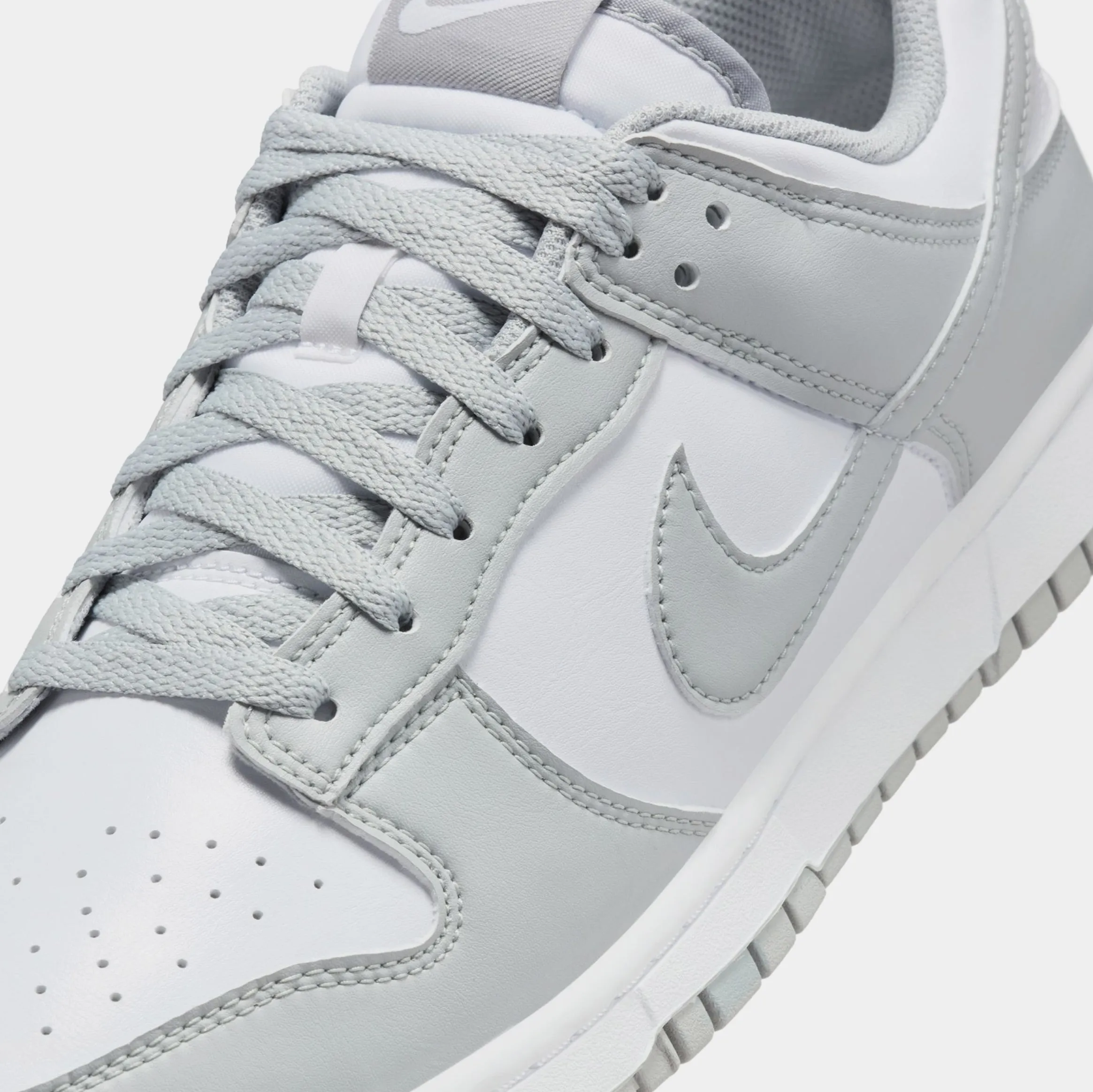 Dunk Low Retro Mens Basketball Shoes (White/Light Smoke Grey)