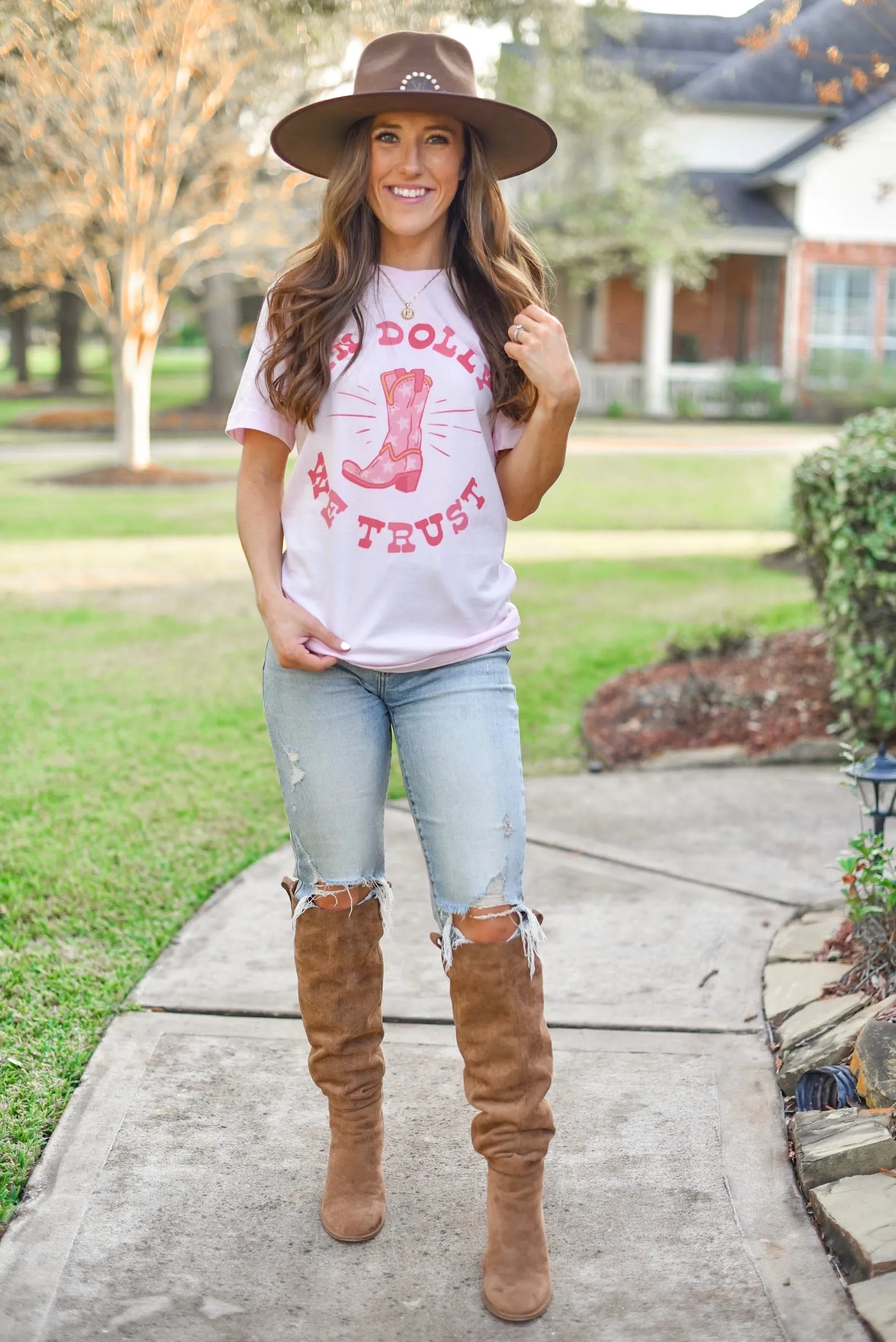 In Dolly We Trust Graphic T-Shirt