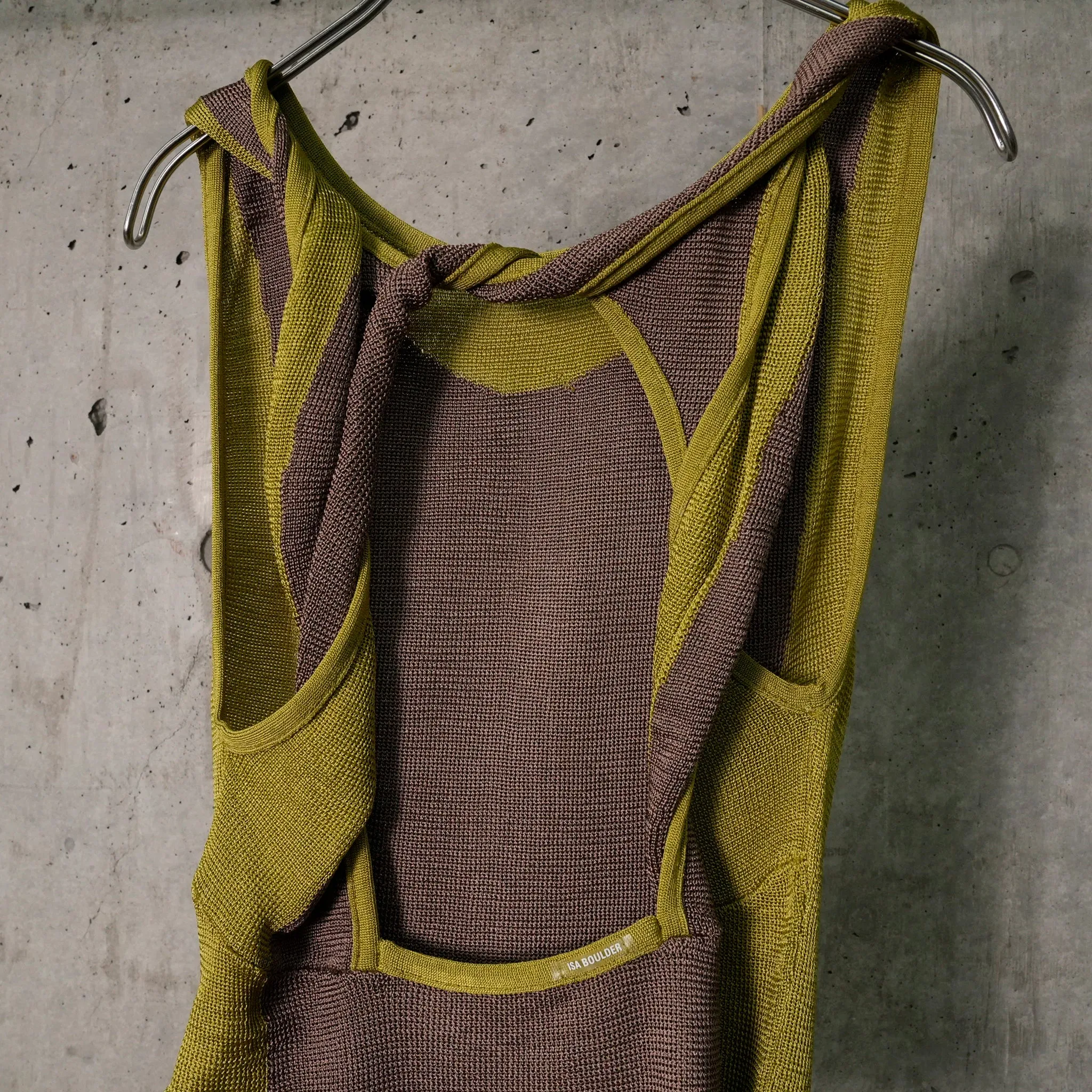 TWO-TONE TWISTED TOP / AVACADO