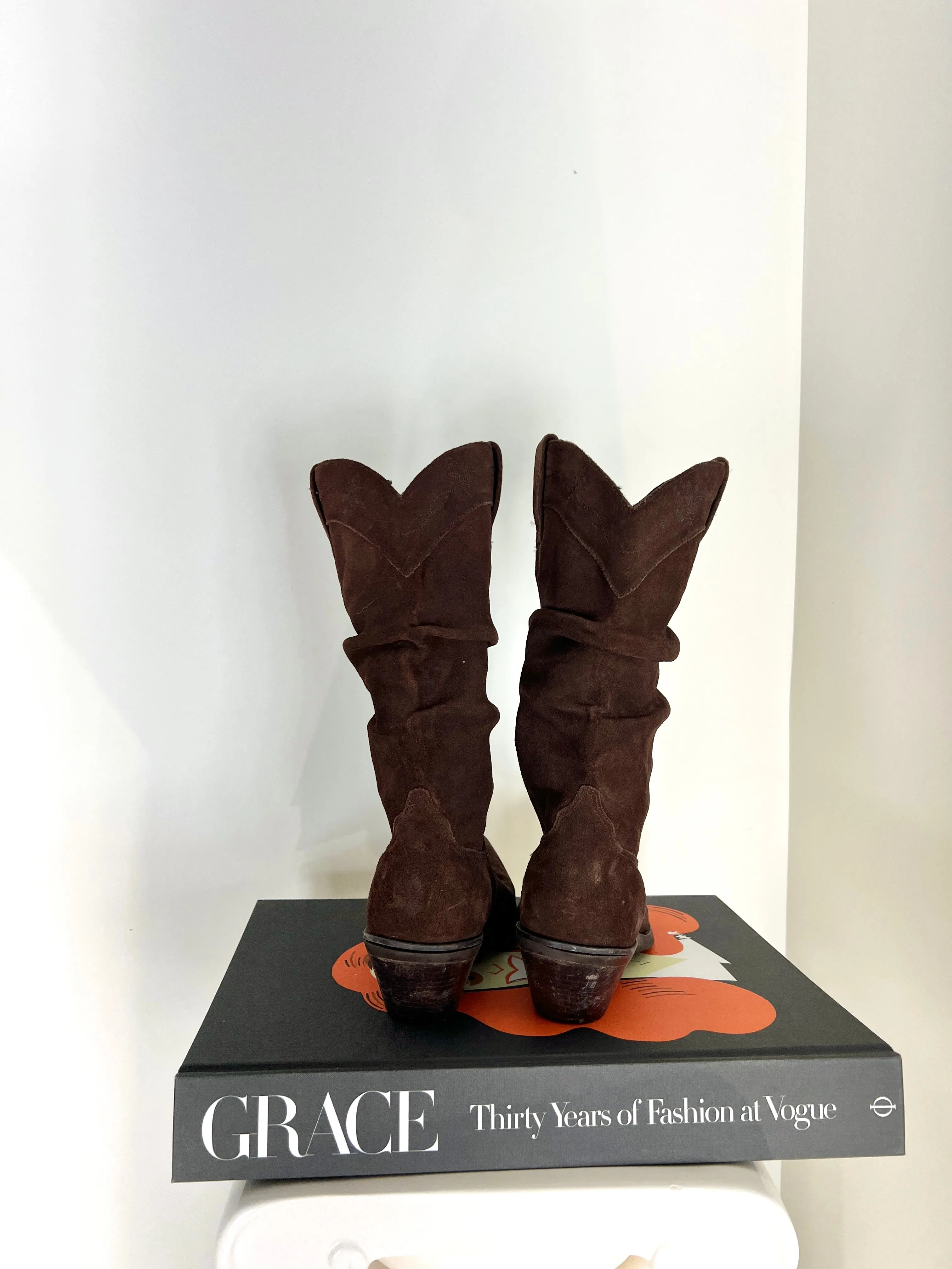 VINTAGE CHOCOLATE BROWN SUEDE ARIAT COWBOY BOOTS - SIZE 6